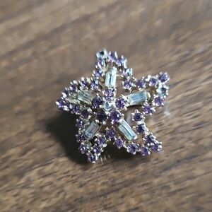 Elegant Starfish Shaped Brooch/Pin